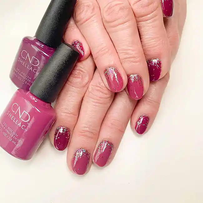 Shellac negle med 2-farvet lakering og dekoration